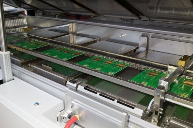 Ersa Reflow Soldering Technology: Energy-efficient motors, perfect airflow and increased efficiency ensure perfect energy transfer during heating Ersa Reflow Soldering Technology: Energy-efficient motors, perfect airflow and increased efficiency ensure perfect energy transfer during heating