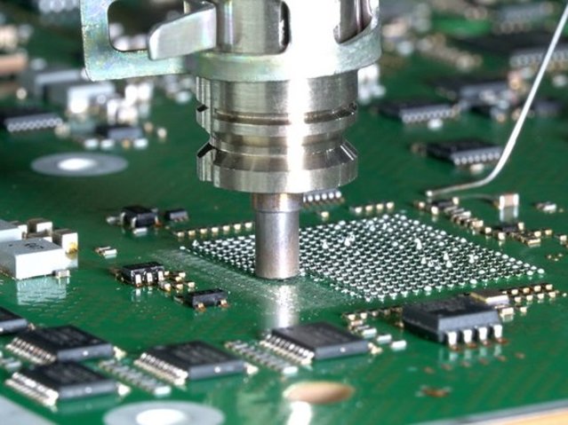 Contactless residual solder removal with the Ersa Scavenger Contactless residual solder removal with the Ersa Scavenger