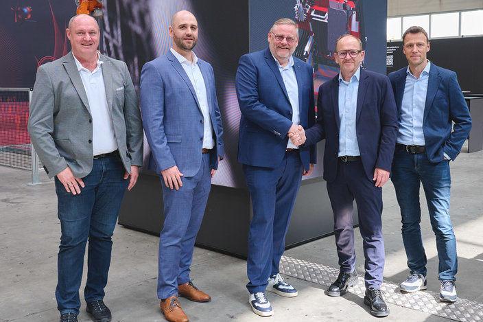 From left to right: Thomas Rathner (Head of Casting Technology, Fill), Christian Diehm (Head of Central Finance, Kurtz Ersa), Thomas Mühleck (CEO Kurtz Ersa), Andreas Fill (Owner and CEO, Fill), Martin Reiter (CFO, Fill), Photo: Fill From left to right: Thomas Rathner (Head of Casting Technology, Fill), Christian Diehm (Head of Central Finance, Kurtz Ersa), Thomas Mühleck (CEO Kurtz Ersa), Andreas Fill (Owner and CEO, Fill), Martin Reiter (CFO, Fill), Photo: Fill
