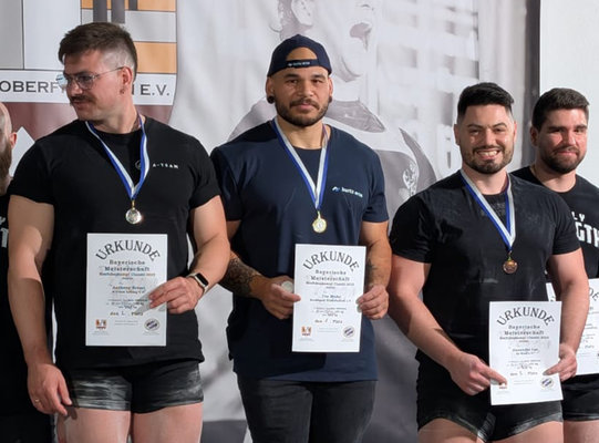 Tim Hruby becomes Bavarian powerlifting champion