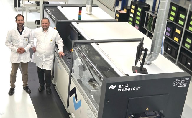 MTL Managing Director Fabian Larem (left) with Ersa Area Sales Manager Mark Birl next to the VERSAFLOW ONE X MTL Managing Director Fabian Larem (left) with Ersa Area Sales Manager Mark Birl next to the VERSAFLOW ONE X