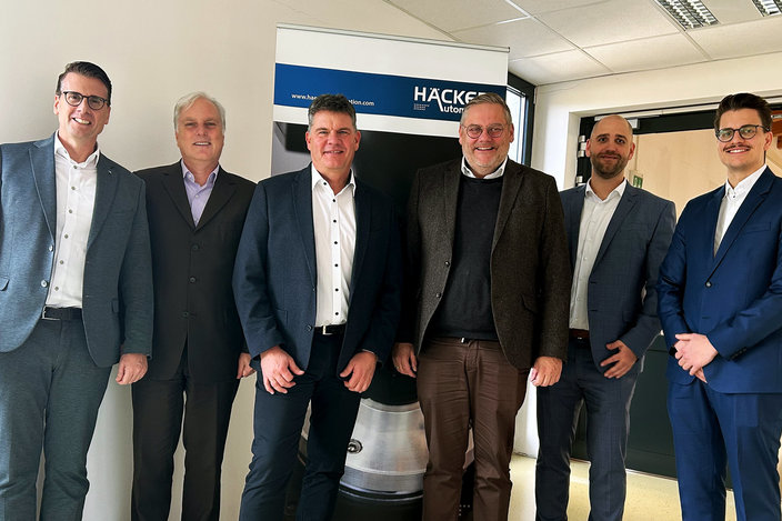 After takeover (from l.): Massimo de Vivo (KE), Hubert Baren (Kurtz Ersa Automation), Gerrit Häcker - Managing Director with participation in Kurtz Ersa Smart Production GmbH, Thomas Mühleck (CEO Kurtz Ersa), Christian Diehm & Vincent Kurtz (KE) Group photo in Thuringia after successful takeover (from left): Massimo de Vivo - Head of Human Resources at Kurtz Ersa, Hubert Baren - Managing Director of Kurtz Ersa Automation, Gerrit Häcker - Managing Director with shareholding in Kurtz Ersa Smart Production GmbH, Thomas Mühleck - CEO of Kurtz Ersa, Christian Diehm - Head of Finance at Kurtz Ersa, and Vincent Kurtz - Manager of Global Operations & Transformation at Kurtz Ersa
