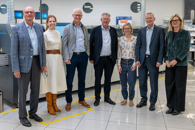 Kurtz Ersa Advisory Board from left: Dr. Armin Kunz, Simone Berger, Dr. Dirk Löbermann, Rainer Kurtz (Vorsitz), Carolin Kurtz, Frank P. Averdung und Magdalena Kurtz Kurtz Ersa Advisory Board from left: Dr. Armin Kunz, Simone Berger, Dr. Dirk Löbermann, Rainer Kurtz (Chairman), Carolin Kurtz, Frank P. Averdung und Magdalena Kurtz