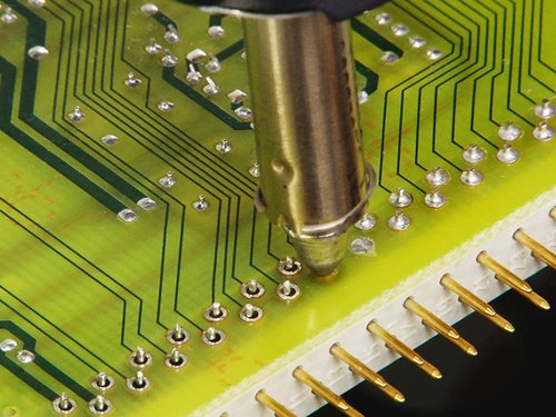 Desoldering a connector with the X-TOOL VARIO
